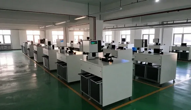 多场景适应性设备的性能保障与技术团队支撑